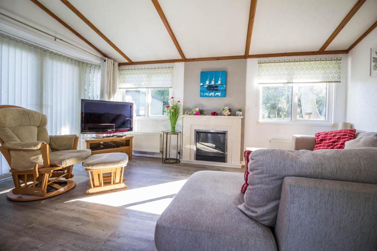 Campsite Pet Friendly, Luxury With Decking In Suffolk Near The Ref 32108a