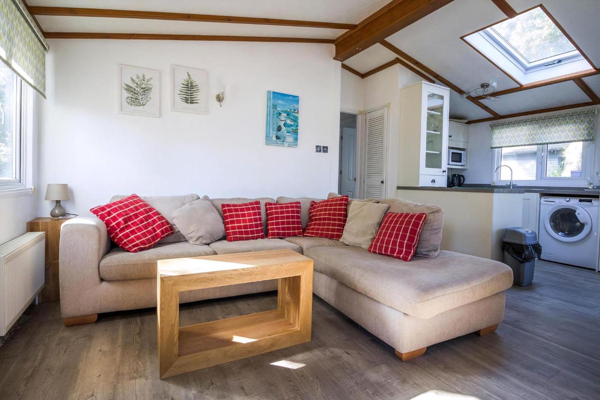 Campsite Pet Friendly, Luxury With Decking In Suffolk Near The Ref 32108a Lowestoft