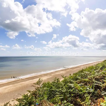 Pet Friendly, Luxury Lodge With Decking In Suffolk Near The Beach Ref 32108A Lowestoft Exterior photo