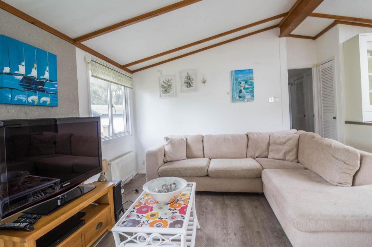 Campsite Pet Friendly, Luxury With Decking In Suffolk Near The Ref 32108a *