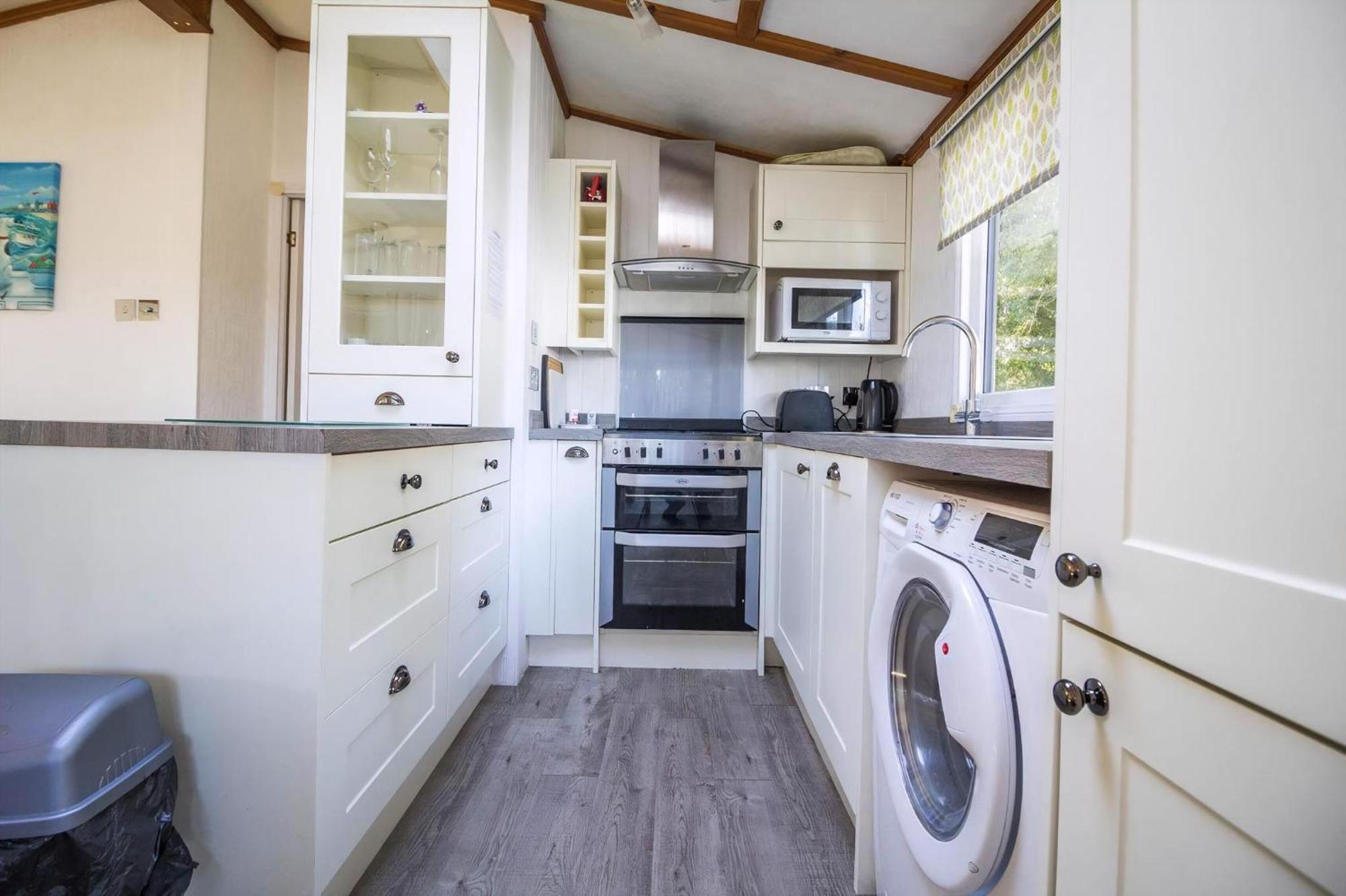 Campsite Pet Friendly, Luxury With Decking In Suffolk Near The Ref 32108a Lowestoft