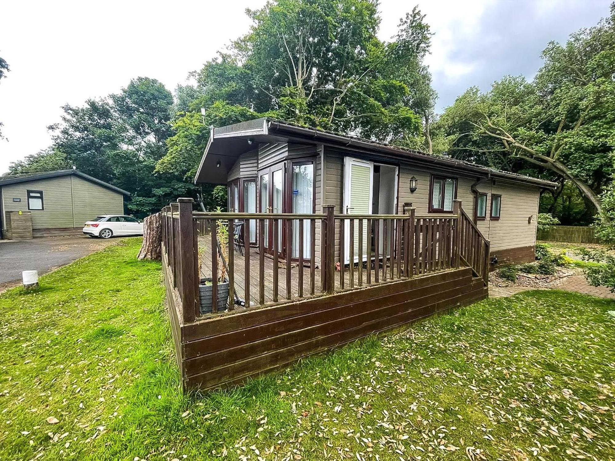 Pet Friendly, Luxury With Decking In Suffolk Near The Ref 32108a *
