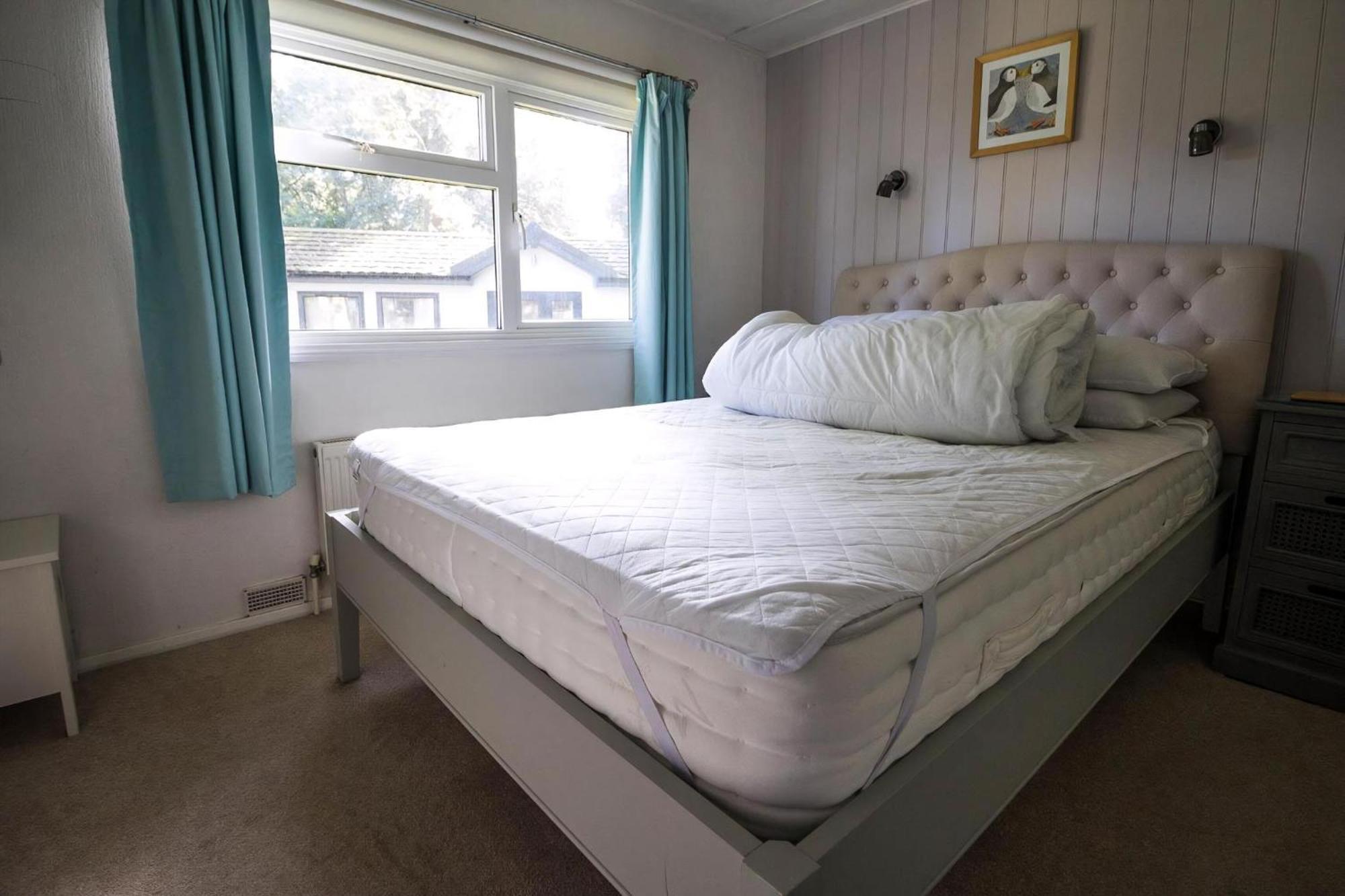 Pet Friendly, Luxury With Decking In Suffolk Near The Ref 32108a *