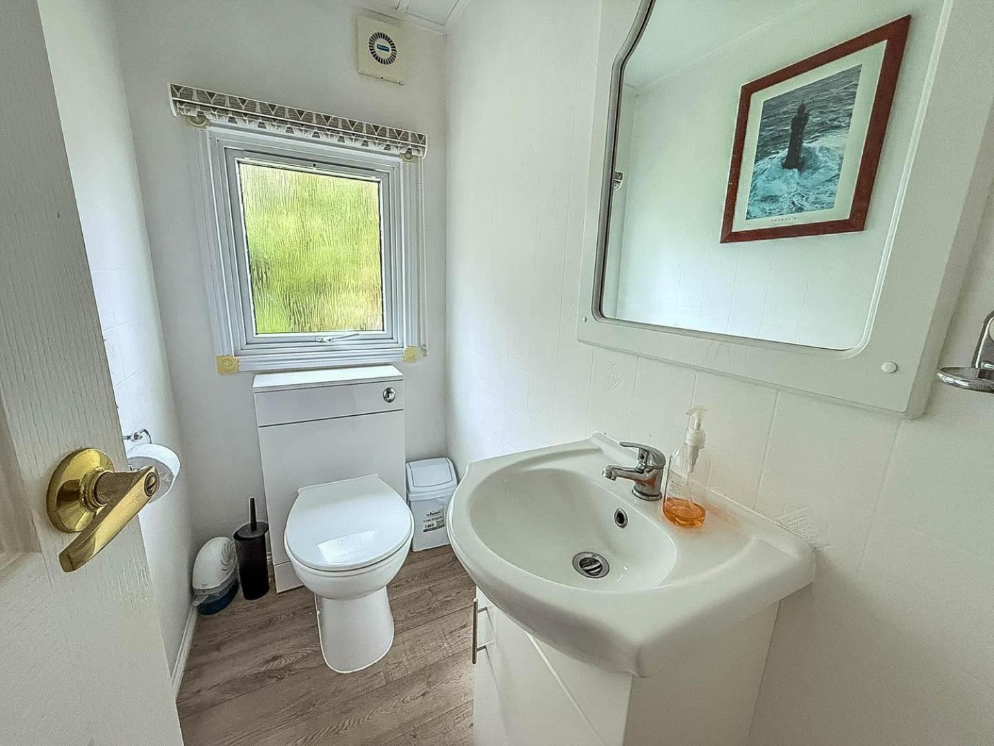 Campsite Pet Friendly, Luxury With Decking In Suffolk Near The Ref 32108a Lowestoft